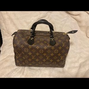 SOLD $850!! Authentic Louis Vuitton Speedy 30 in Monogram with black leather